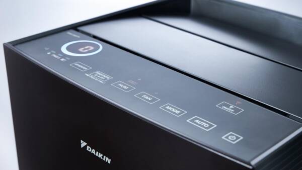 Purificatore e umidificatore d'aria Daikin MCK70ZH grigio nero con tecnologia Flash Streamer WiFi - Filtro HEPA durata 10 anni - immagine 2